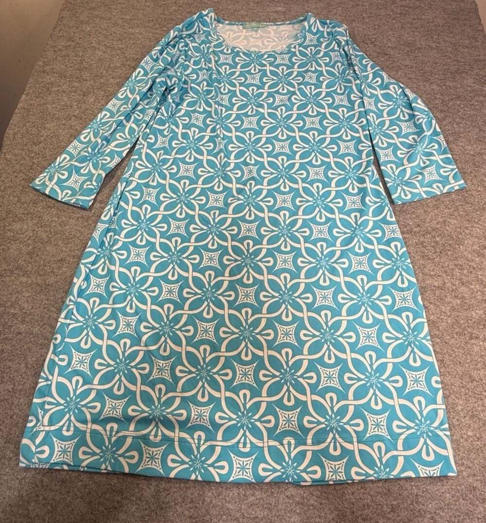 Anthony's Resort Wear Blue and White Floral 3/4 Sleeve Shift Dress